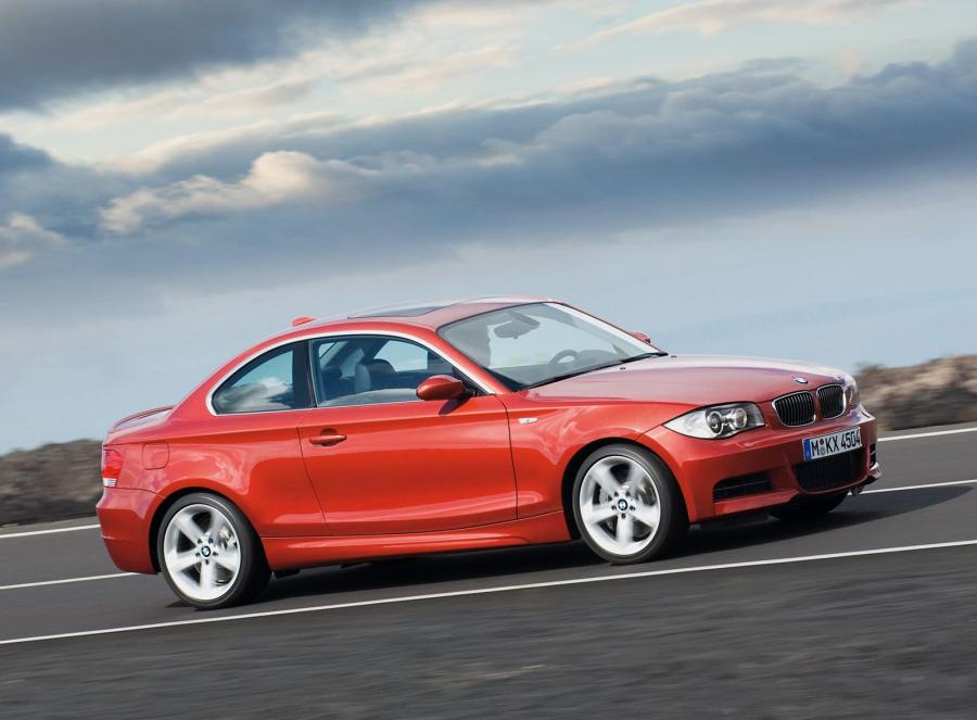  BMW 1-Series Coupe 2011 года  (фото 44 из 77)